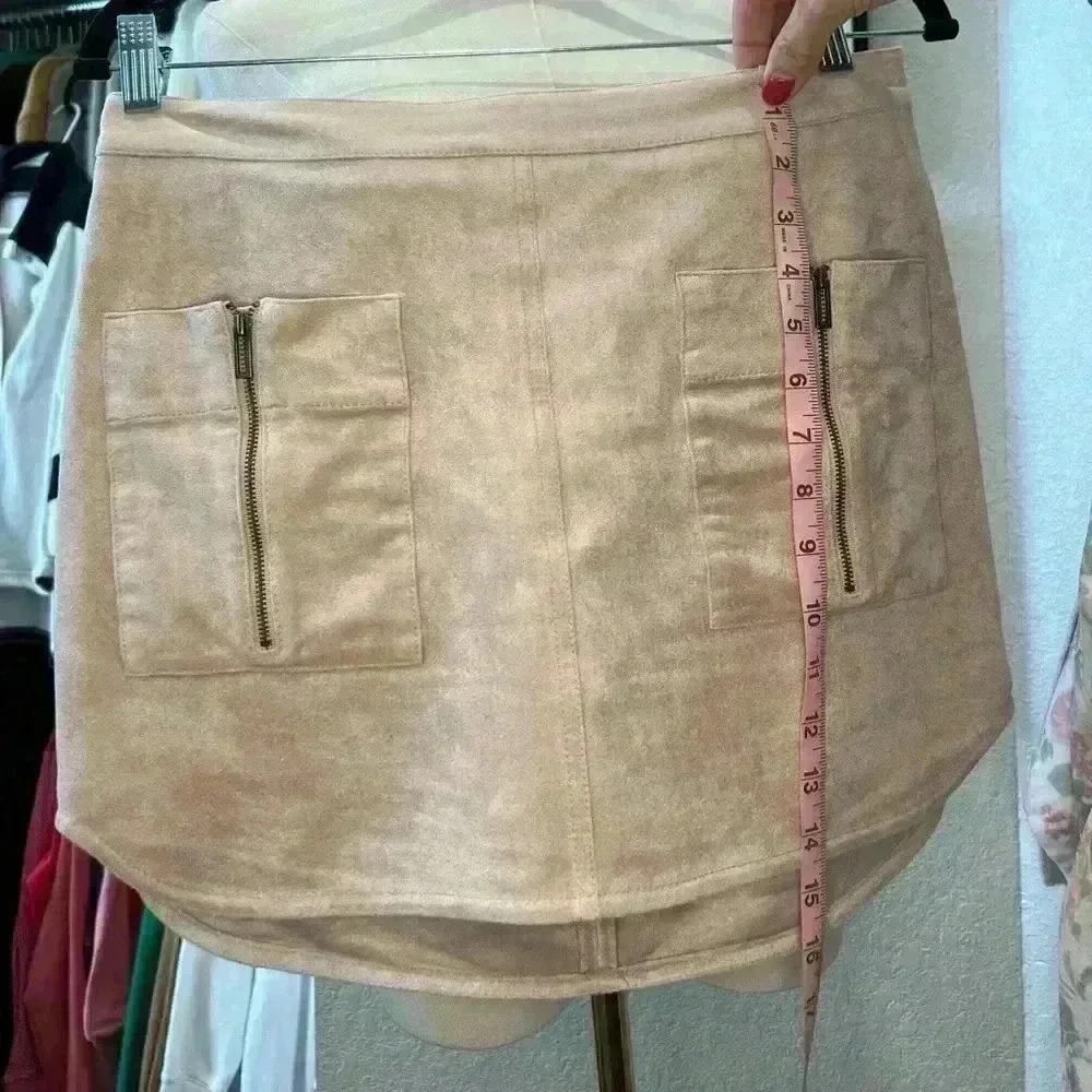 BCBMAXAZRIA Faux Suede Barely Pink Mini Skirt SZ Small Original $178 - Picture 7 of 10